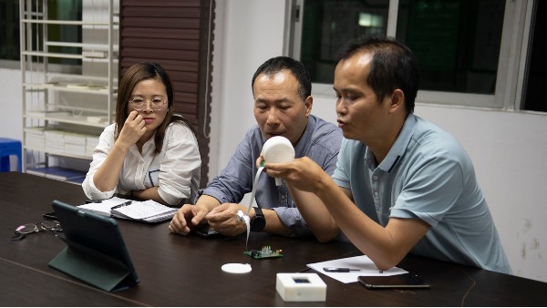 召開視頻會議解決客戶精密醫療注塑加工難點