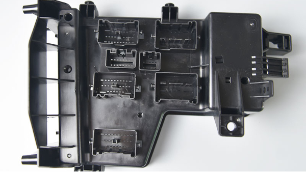 細說汽車注塑件的發(fā)展歷程