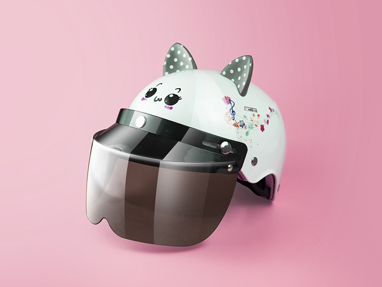 女電動(dòng)車頭盔四季可愛半盔安全帽現(xiàn)貨 女電動(dòng)車頭盔四季可愛半盔安全帽現(xiàn)貨